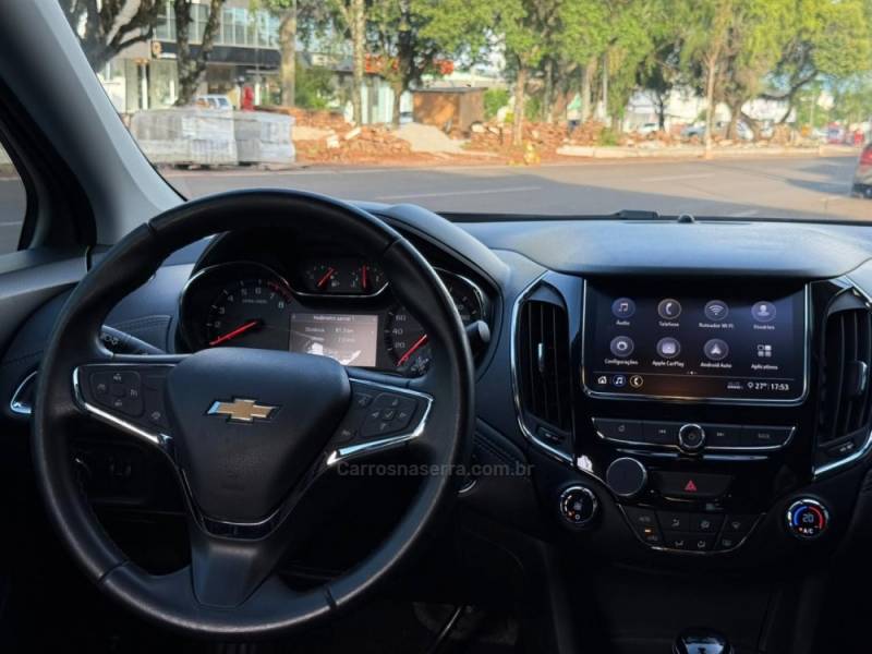 CHEVROLET - CRUZE - 2022/2023 - Branca - R$ 114.900,00