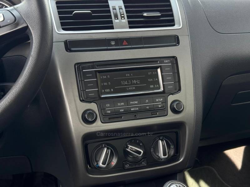 VOLKSWAGEN - FOX - 2015/2016 - Azul - R$ 51.900,00
