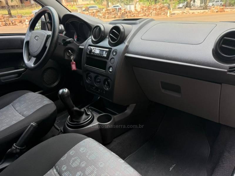 FORD - FIESTA - 2011/2012 - Branca - R$ 31.900,00