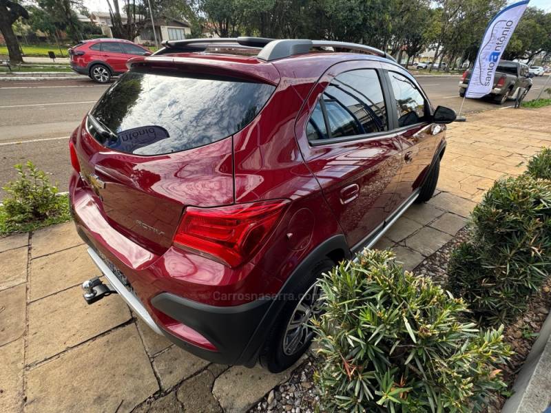 CHEVROLET - ONIX - 2018/2018 - Vermelha - R$ 67.900,00