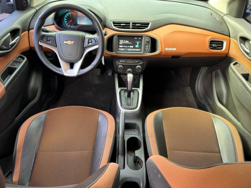CHEVROLET - ONIX - 2018/2018 - Vermelha - R$ 67.900,00