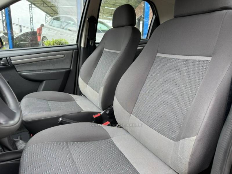 CHEVROLET - CELTA - 2013/2014 - Preta - R$ 34.900,00