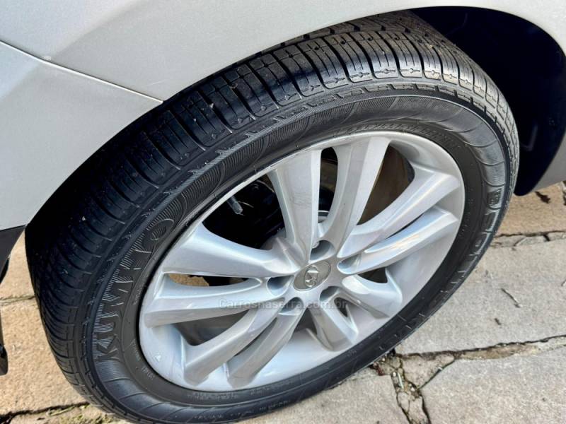 HYUNDAI - IX35 - 2013/2014 - Prata - R$ 72.900,00