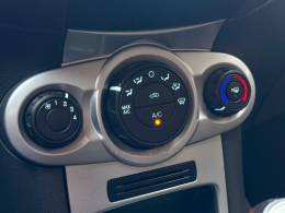 FORD - FIESTA - 2017/2017 - Prata - R$ 49.900,00