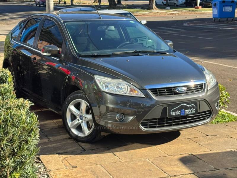 FORD - FOCUS - 2013/2013 - Cinza - R$ 46.900,00