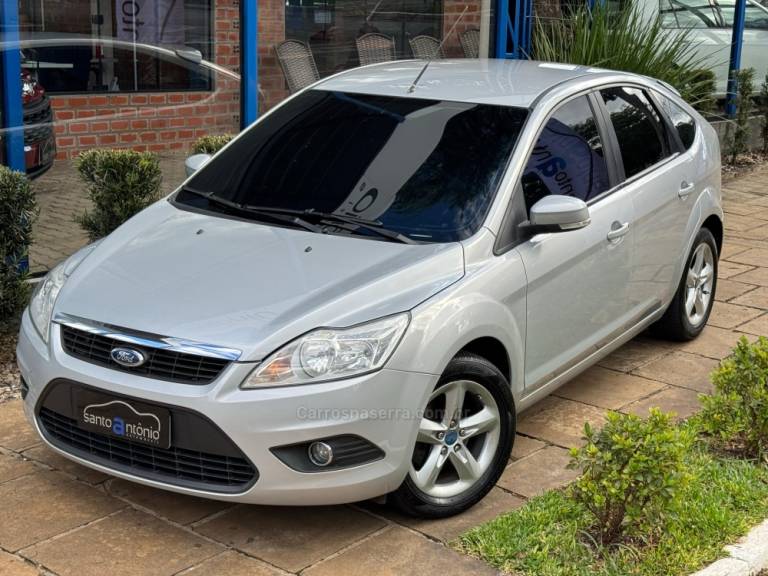 FORD - FOCUS - 2012/2012 - Prata - R$ 43.900,00