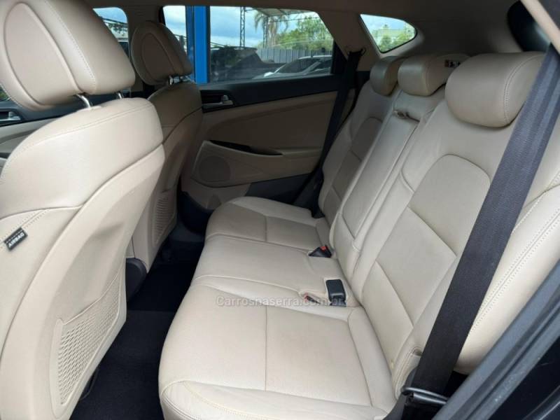 HYUNDAI - TUCSON - 2016/2017 - Preta - R$ 79.900,00