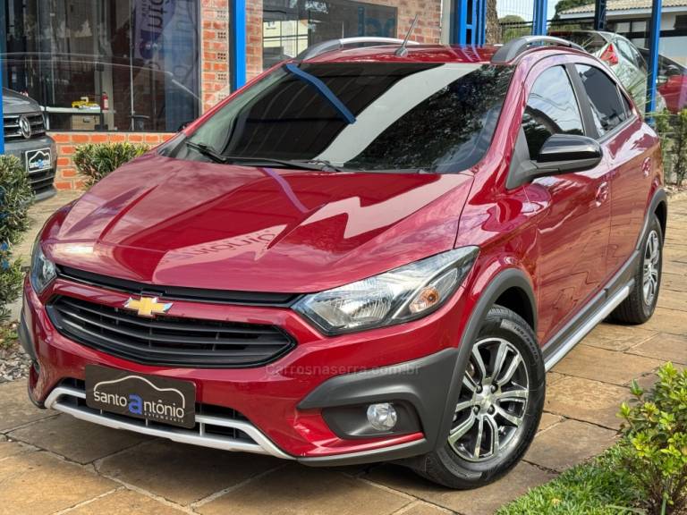 CHEVROLET - ONIX - 2018/2018 - Vermelha - R$ 67.900,00