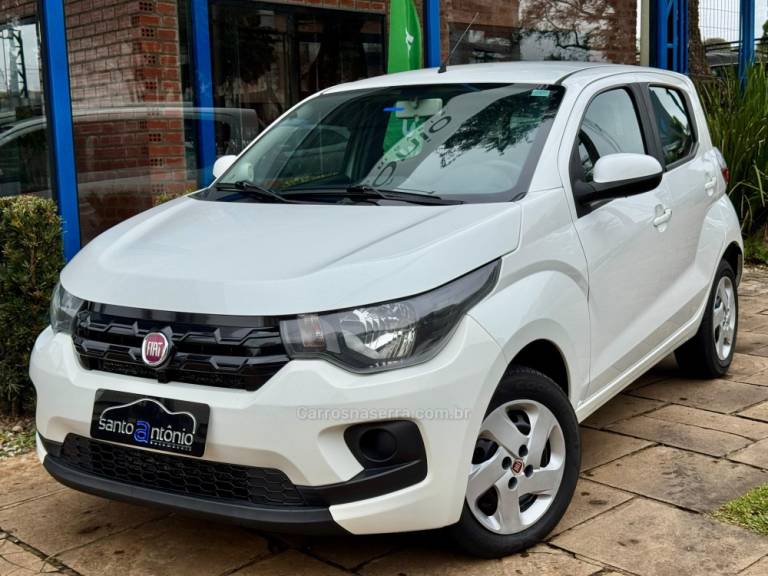 FIAT - MOBI - 2017/2018 - Branca - R$ 45.900,00