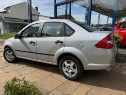 FORD - FIESTA - 2006/2007 - Prata - R$ 24.900,00