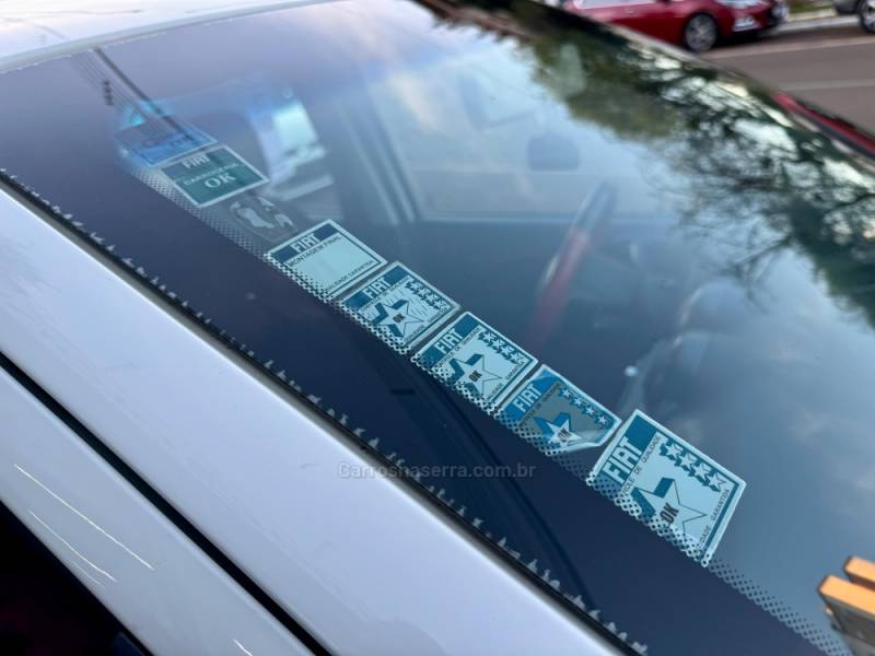 FIAT - UNO - 2012/2013 - Branca - R$ 42.900,00