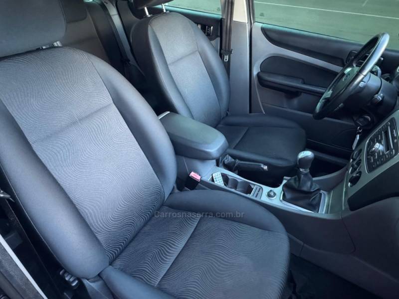 FORD - FOCUS - 2013/2013 - Cinza - R$ 46.900,00