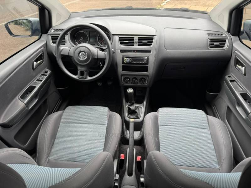 VOLKSWAGEN - FOX - 2013/2014 - Prata - R$ 42.900,00
