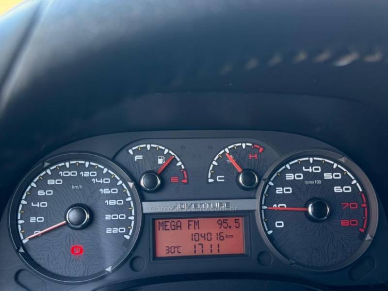 FIAT - STRADA - 2015/2016 - Branca - R$ 66.900,00