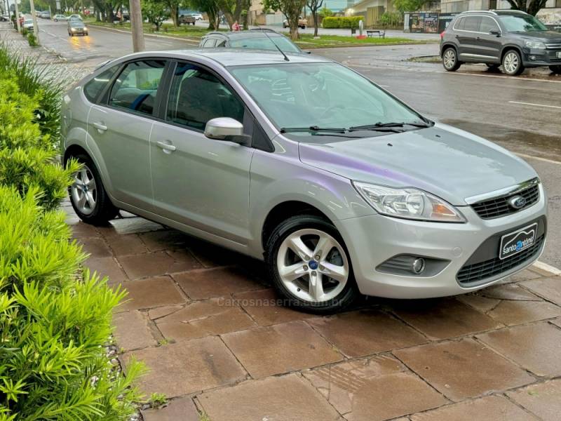 FORD - FOCUS - 2012/2013 - Prata - R$ 44.900,00