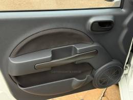 FIAT - UNO - 2014/2014 - Branca - R$ 39.900,00