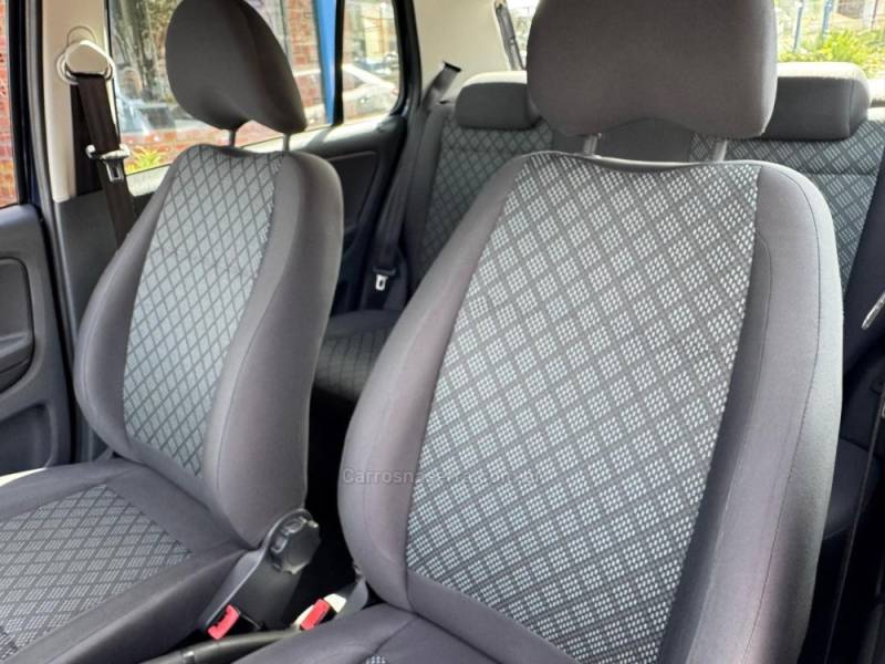 VOLKSWAGEN - FOX - 2015/2016 - Azul - R$ 51.900,00