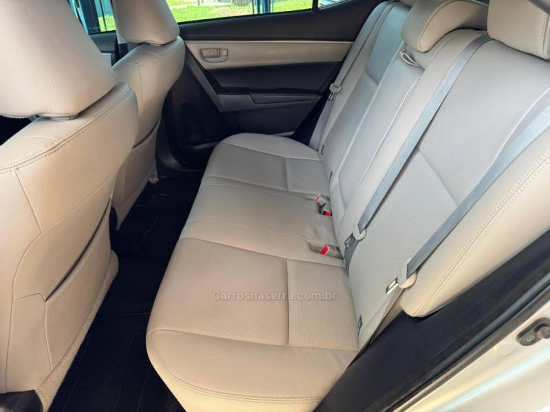 TOYOTA - COROLLA - 2015/2016 - Prata - R$ 79.900,00