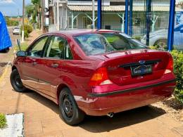 FORD - FOCUS - 2005/2005 - Vermelha - R$ 19.900,00