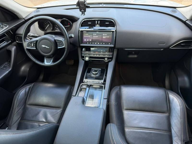 JAGUAR - F-PACE - 2019/2020 - Branca - R$ 189.900,00
