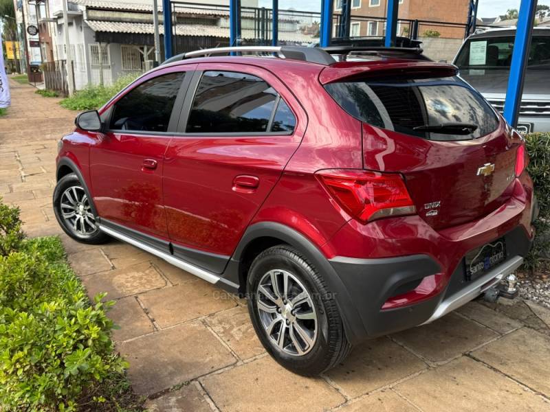 CHEVROLET - ONIX - 2018/2018 - Vermelha - R$ 67.900,00