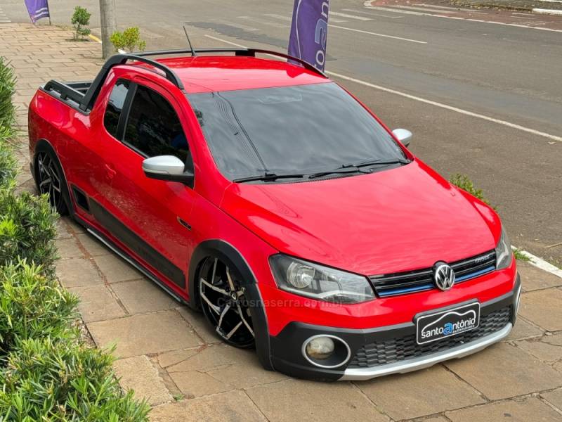 VOLKSWAGEN - SAVEIRO - 2013/2014 - Vermelha - R$ 68.900,00