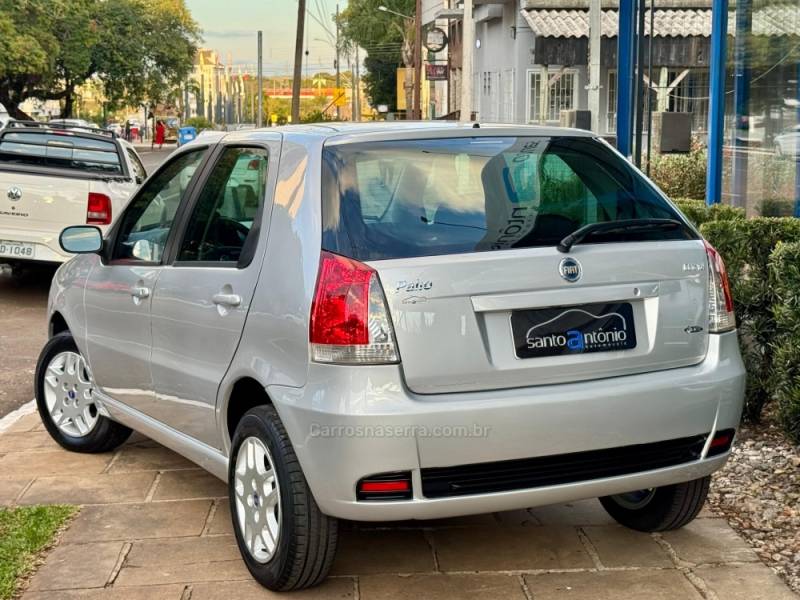 FIAT - PALIO - 2006/2007 - Prata - R$ 29.900,00
