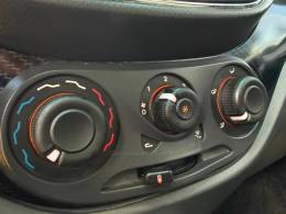 FIAT - PALIO - 2013/2014 - Amarela - R$ 44.900,00