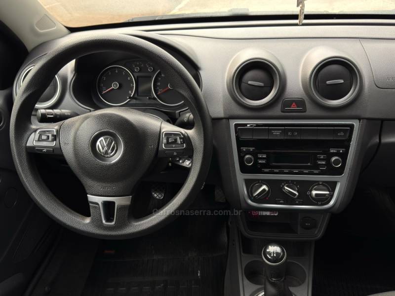 VOLKSWAGEN - SAVEIRO - 2015/2015 - Preta - R$ 53.900,00