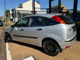 FORD - FOCUS - 2007/2008 - Prata - R$ 23.900,00