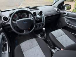 FORD - FIESTA - 2012/2013 - Branca - R$ 34.900,00