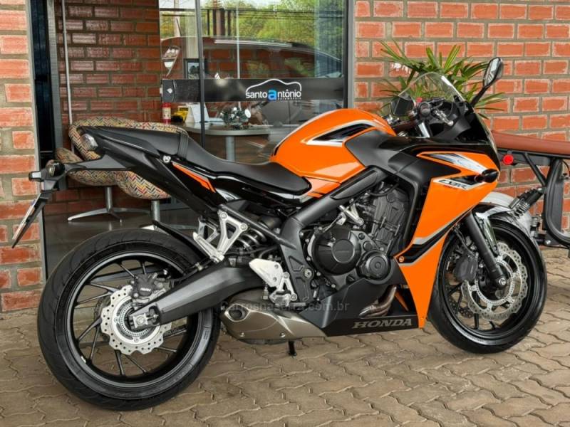 HONDA - CBR 650F - 2018/2019 - Laranja - R$ 47.900,00