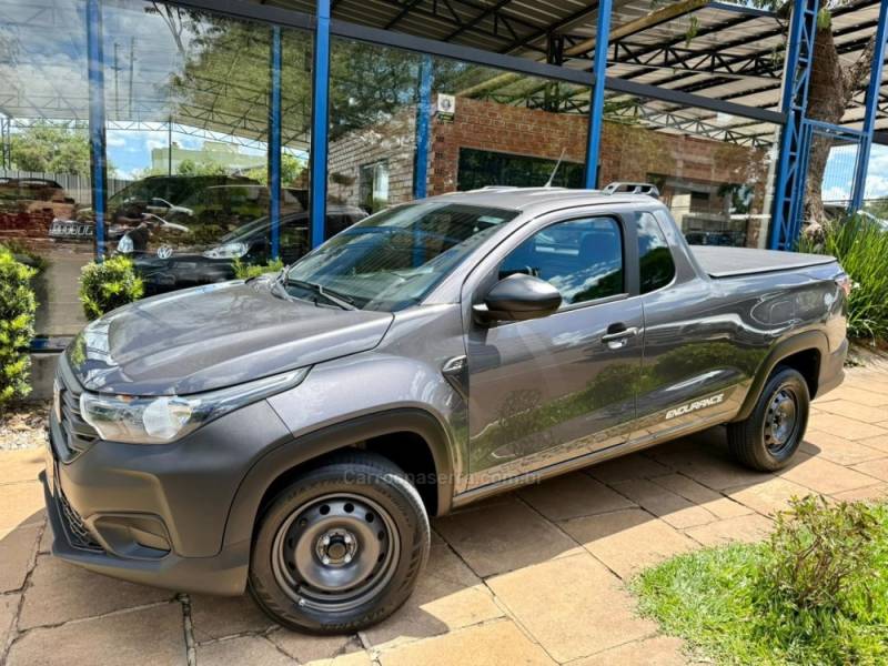FIAT - STRADA - 2021/2022 - Prata - R$ 71.900,00