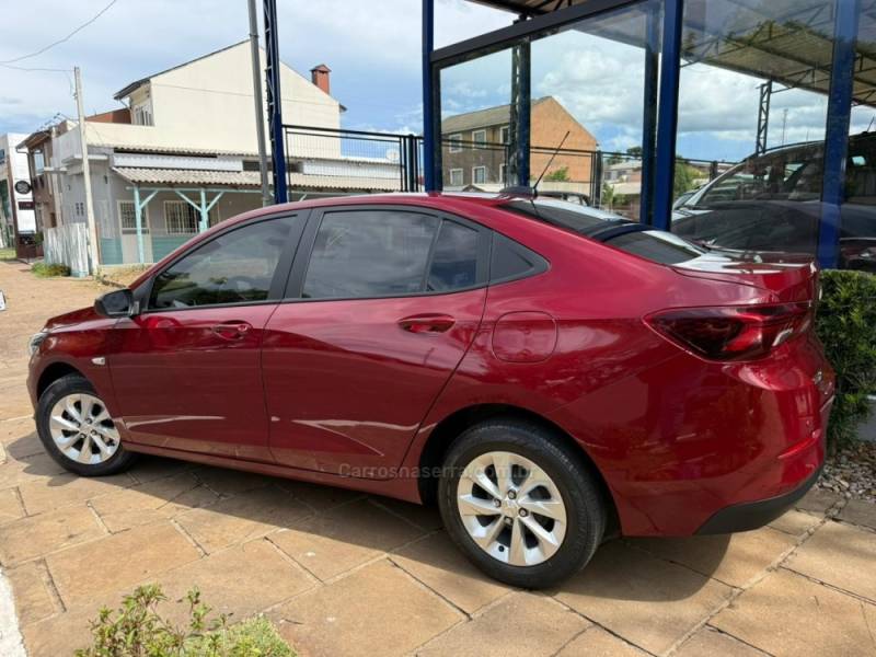 CHEVROLET - ONIX - 2022/2023 - Vermelha - R$ 73.900,00
