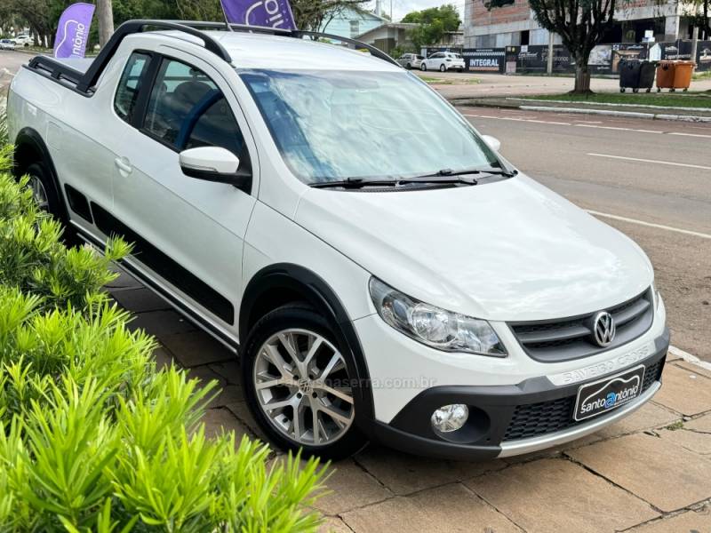 VOLKSWAGEN - SAVEIRO - 2012/2013 - Branca - R$ 58.900,00