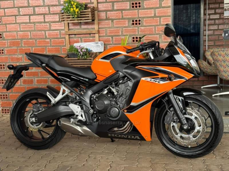 HONDA - CBR 650F - 2018/2019 - Laranja - R$ 47.900,00