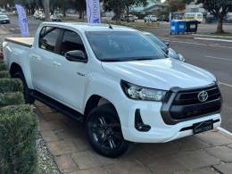 TOYOTA - HILUX - 2023/2024 - Branca - R$ 219.900,00