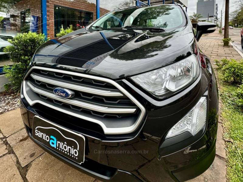 FORD - ECOSPORT - 2018/2019 - Preta - R$ 73.900,00