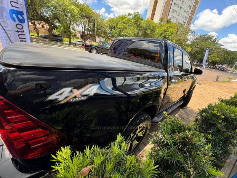 TOYOTA - HILUX - 2019/2019 - Preta - R$ 209.900,00