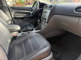 FORD - FOCUS - 2011/2011 - Branca - R$ 43.900,00