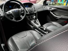 FORD - FOCUS - 2014/2015 - Branca - R$ 54.900,00