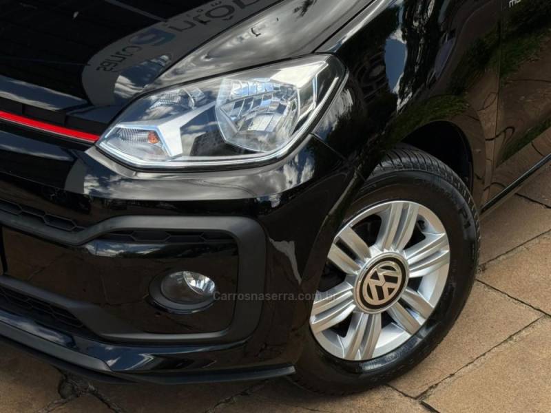 VOLKSWAGEN - UP - 2018/2018 - Preta - R$ 65.900,00