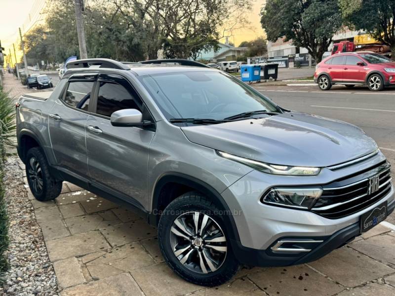 FIAT - TORO - 2022/2023 - Cinza - R$ 115.900,00