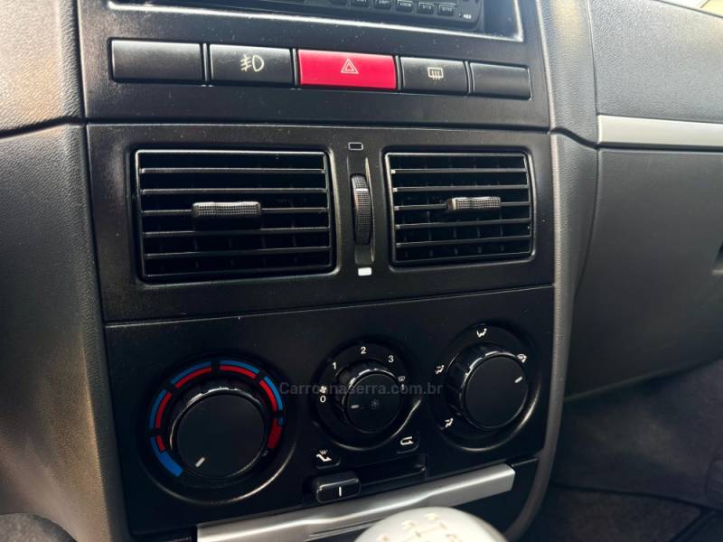 FIAT - PALIO - 2006/2007 - Prata - R$ 29.900,00