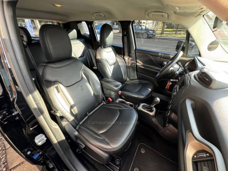 JEEP - RENEGADE - 2016/2016 - Preta - R$ 74.900,00