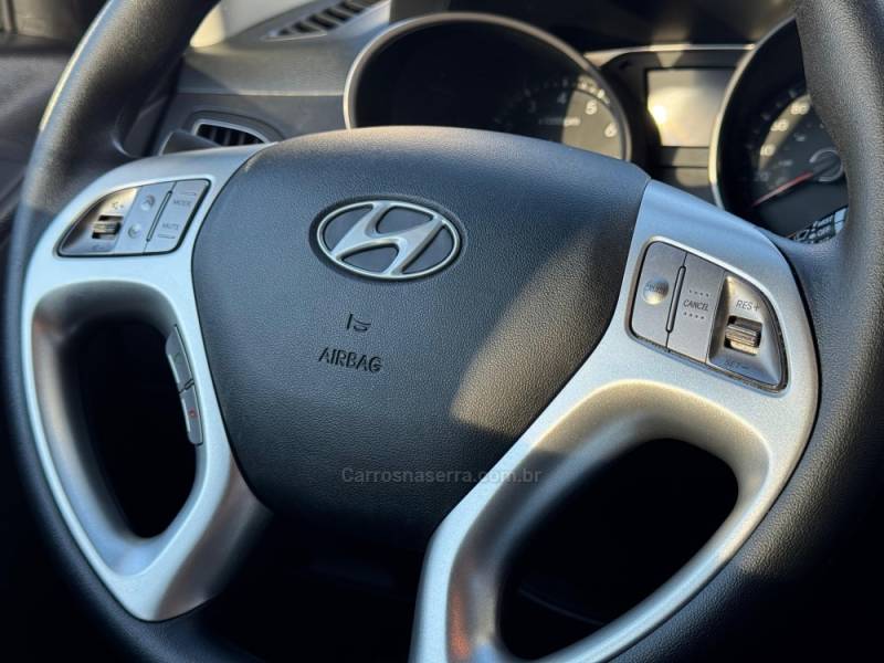 HYUNDAI - IX35 - 2013/2014 - Prata - R$ 72.900,00