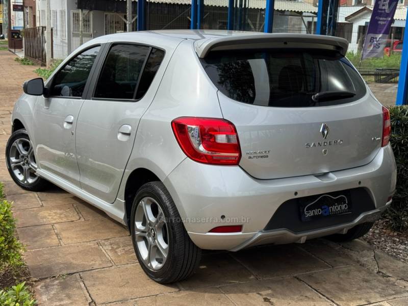 RENAULT - SANDERO - 2017/2017 - Prata - R$ 49.900,00