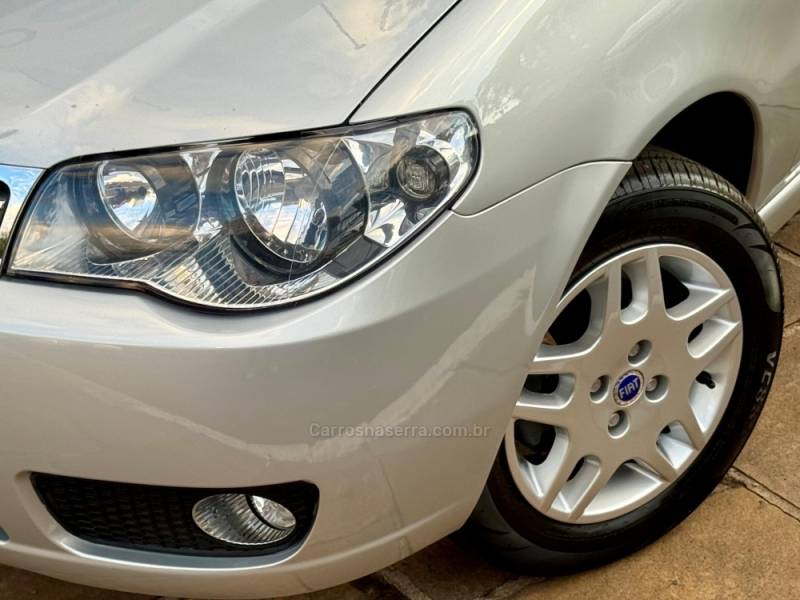 FIAT - PALIO - 2006/2007 - Prata - R$ 29.900,00