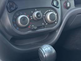 FIAT - UNO - 2012/2013 - Branca - R$ 42.900,00