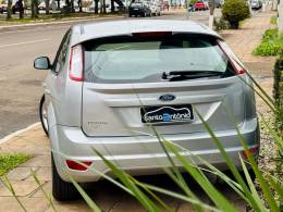 FORD - FOCUS - 2011/2012 - Prata - R$ 41.900,00
